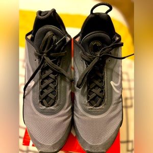 Nike Air Max 2090 Size 10 women/ 8.5 men $48